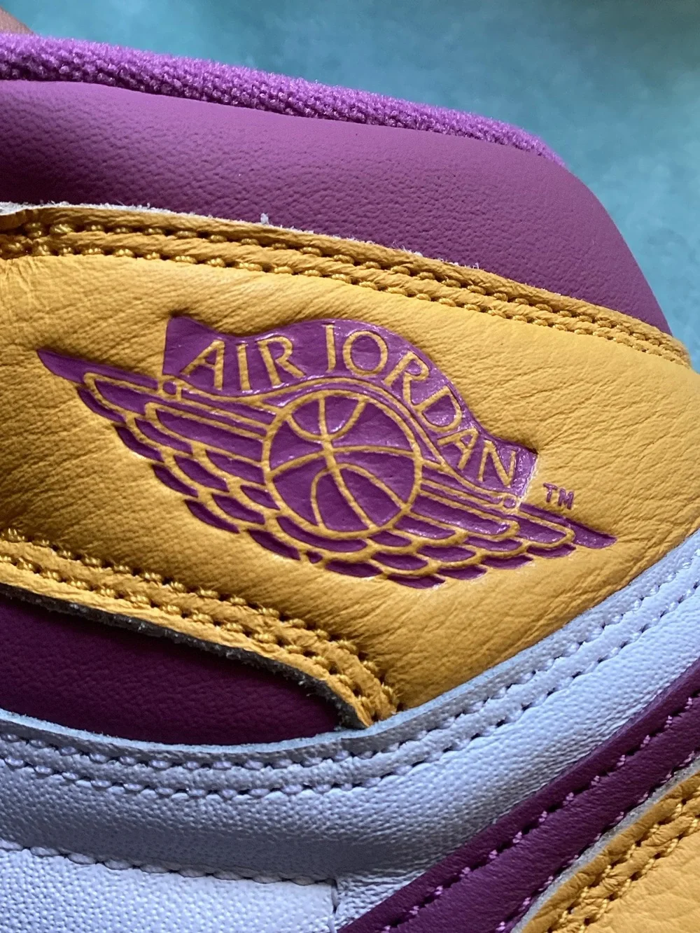 Nike  Air Jordan 1 Retro High OG 